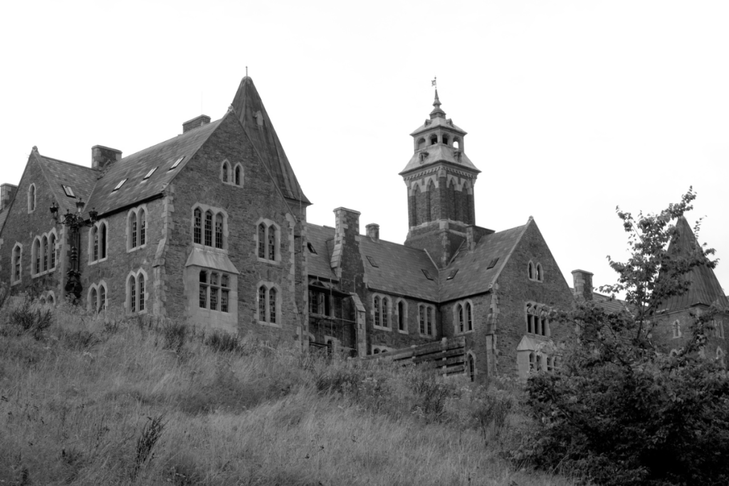 Modern Gothic Interior Design Ideas